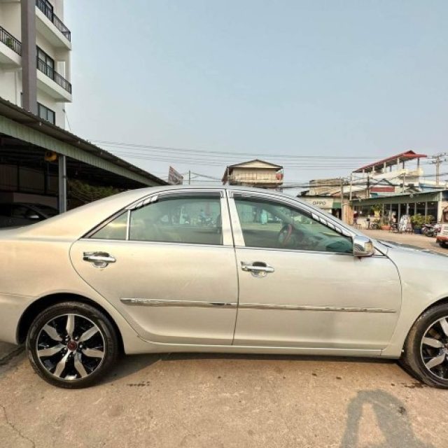 Camry Le 02 ទឹកប្រាក់សុីនឡានស្អាត